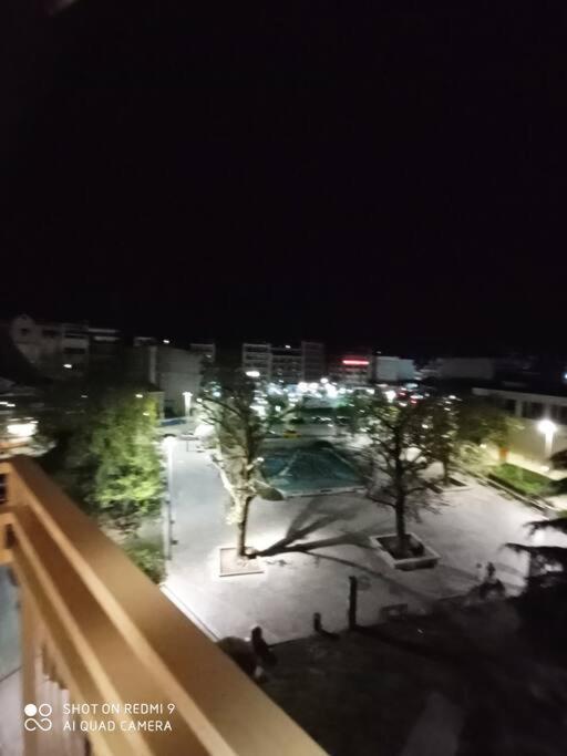 Λάρισα Διαμέρισμα Με Θέα Πλατεία Στο Κέντρο Της Πόλης Apartment Exterior photo