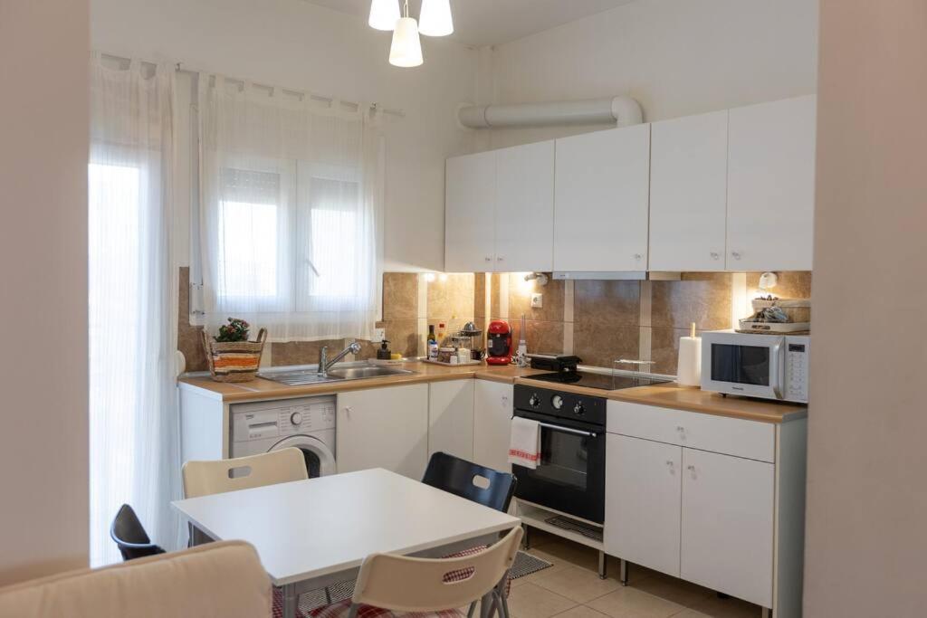 Λάρισα Διαμέρισμα Με Θέα Πλατεία Στο Κέντρο Της Πόλης Apartment Exterior photo